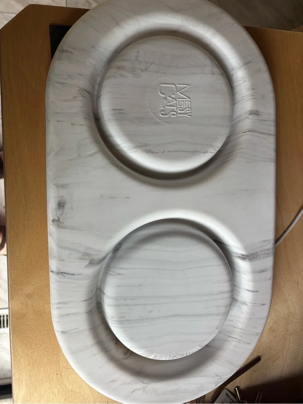 Messy Cats Feeding Station Plus One Stainless Steel Bowl